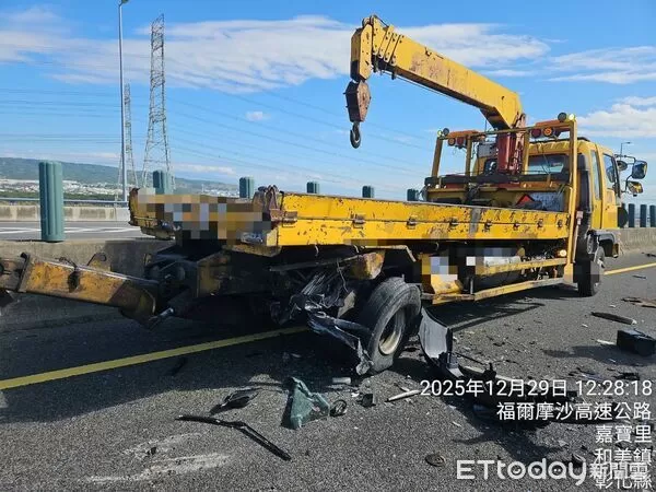 ▲40歲海巡空勤吊掛分隊上士國道車禍亡，胞妹醫院門口痛哭。（圖／記者唐詠絮翻攝，下同）