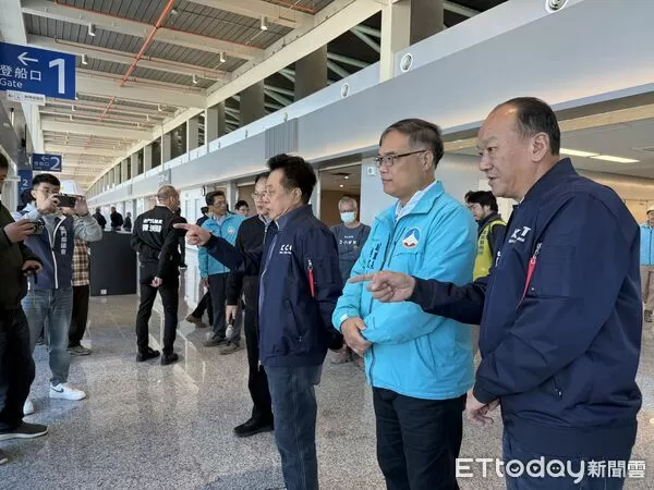 ▲▼ 金門縣議會現勘水頭港大型旅客服務中心。(圖／記者鄭逢時攝)