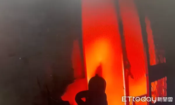 ▲▼桃園民宅起火1人無呼吸心跳。（圖／記者楊熾興翻攝）