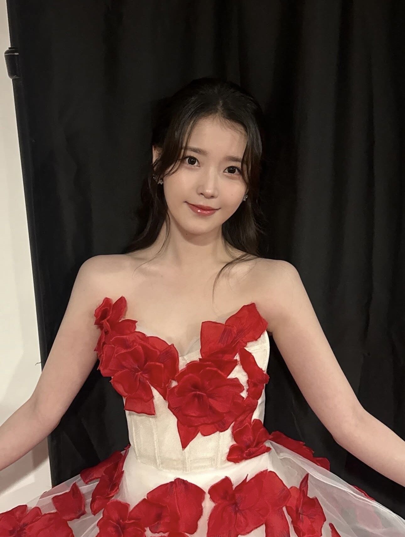 ▲▼  IU          。（圖／翻攝IG）