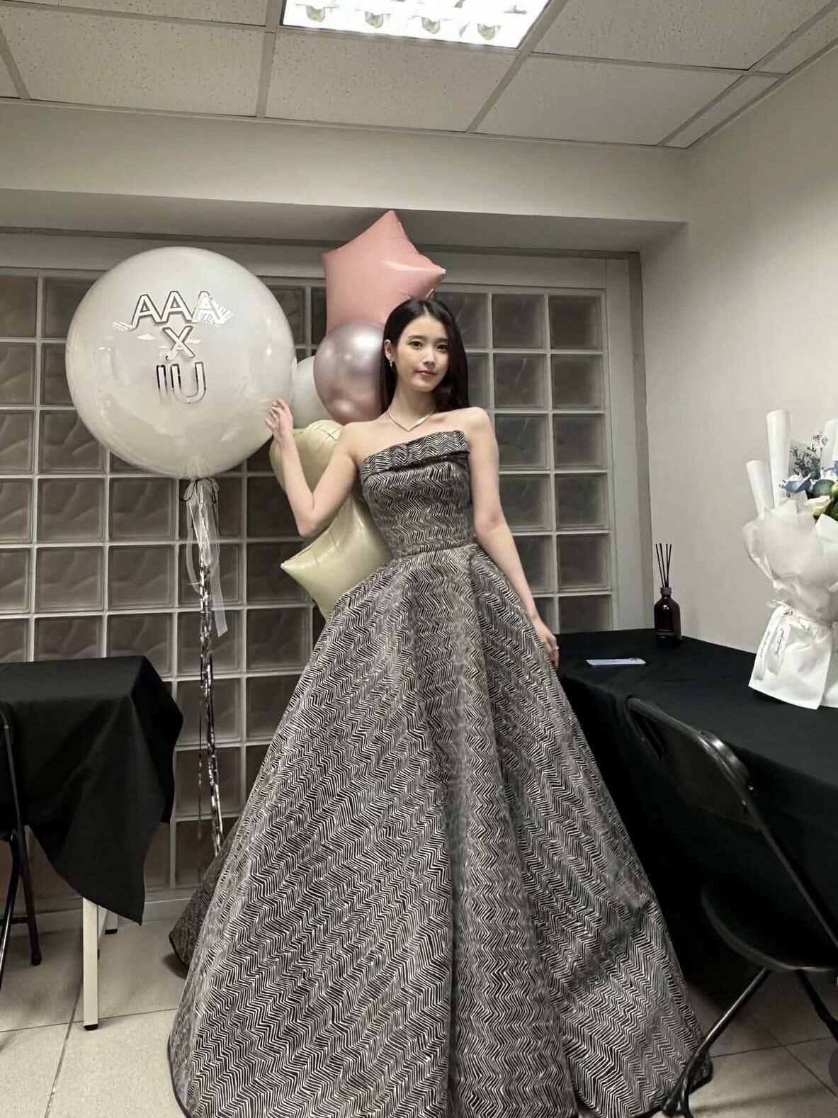 ▲▼  IU          。（圖／翻攝IG）