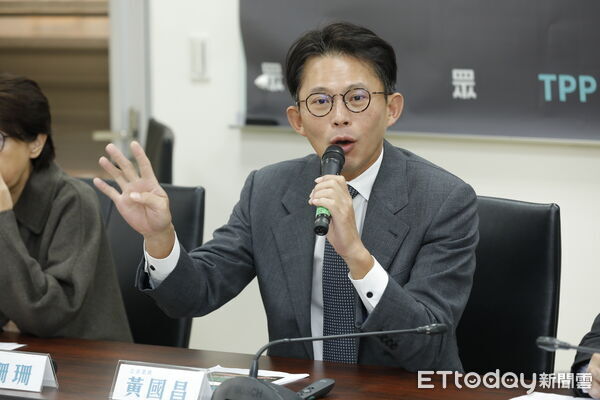 ▲▼民眾黨立法院黨團召開「報告總統，我們都在立法院做實事！挺勞工、真打詐，督促行政官員不擺爛！」記者會，總召黃國昌、副總召張啟楷、立委林國成、黃珊珊出席。（圖／記者湯興漢攝）