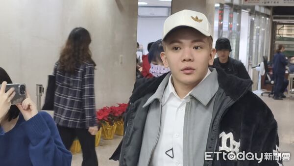 ▲▼網紅孫生對多名女子涉犯強制性交等罪嫌，台北地院今（30日）首度開庭，孫生現身撂話「撒謊的會下地獄」。（圖／記者黃哲民攝）