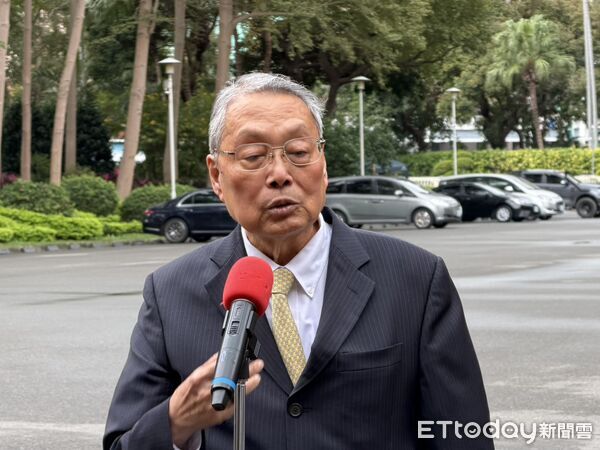 ▲▼行政院長卓榮泰召開經發會第二次顧問會議。宏碁集團創辦人施振榮。（圖／記者陳家祥攝）