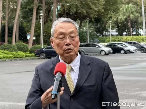 ▲▼行政院長卓榮泰召開經發會第二次顧問會議。宏碁集團創辦人施振榮。（圖／記者陳家祥攝）