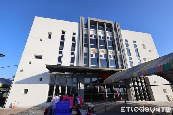 ▲中寮鄉第10公墓「懷恩堂」揭牌。（圖／南投縣政府提供，下同）