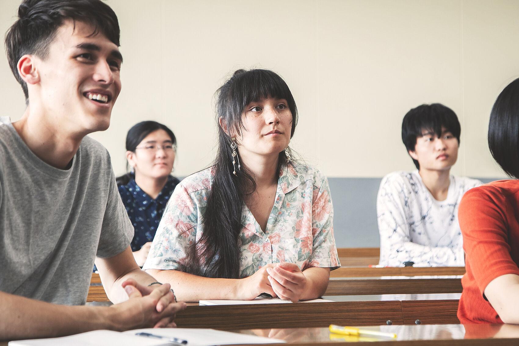 ▲▼日本政府計畫修訂外國人政策基本方針，將日語能力列入永居條件審核規範。（示意圖／VCG）