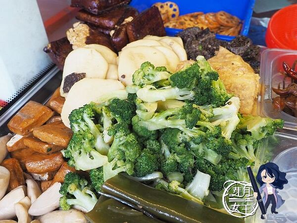 ▲▼追蕾醬香黑鴨中壢店。（圖／部落客民宿女王芽月授權提供）