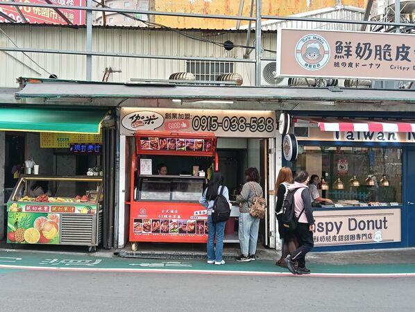 ▲▼追蕾醬香黑鴨中壢店。（圖／部落客民宿女王芽月授權提供）