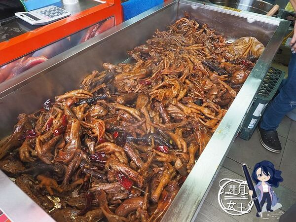 ▲▼追蕾醬香黑鴨中壢店。（圖／部落客民宿女王芽月授權提供）