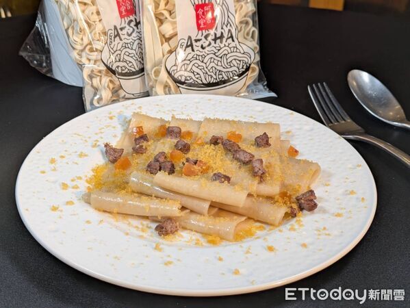 ▲「賤兔主廚」金度潤在《黑白大廚：料理階級大戰2》比賽中的菜色。（圖／記者黃士原攝）