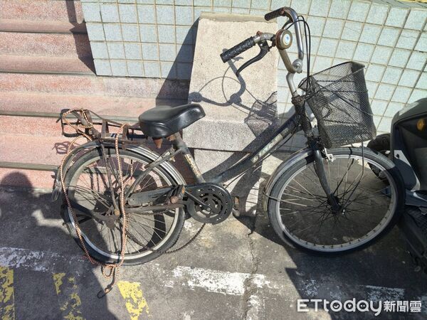 ▲雲林警方封鎖現場蒐證，擴大調閱監視器追查至少2輛肇事車輛。（圖／記者游瓊華翻攝）