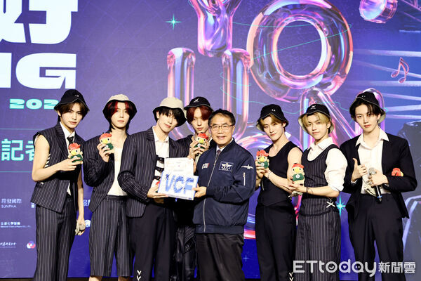 ▲日本全能天后鈴木愛理抵達台南，為跨年晚會暖身，親切與市長黃偉哲互動。（記者林東良翻攝，下同）