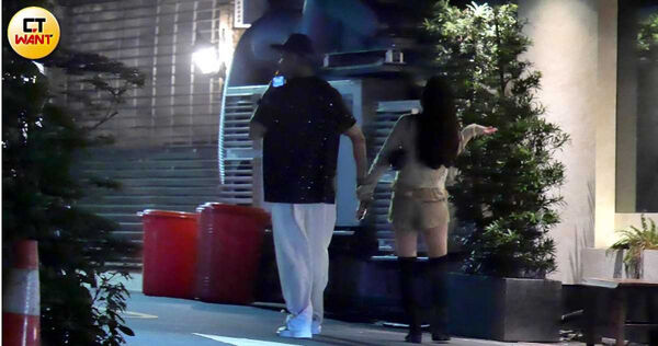 難忍菸癮1／祝釩剛牽手火辣女伴　吞雲吐霧慘遭嫌棄