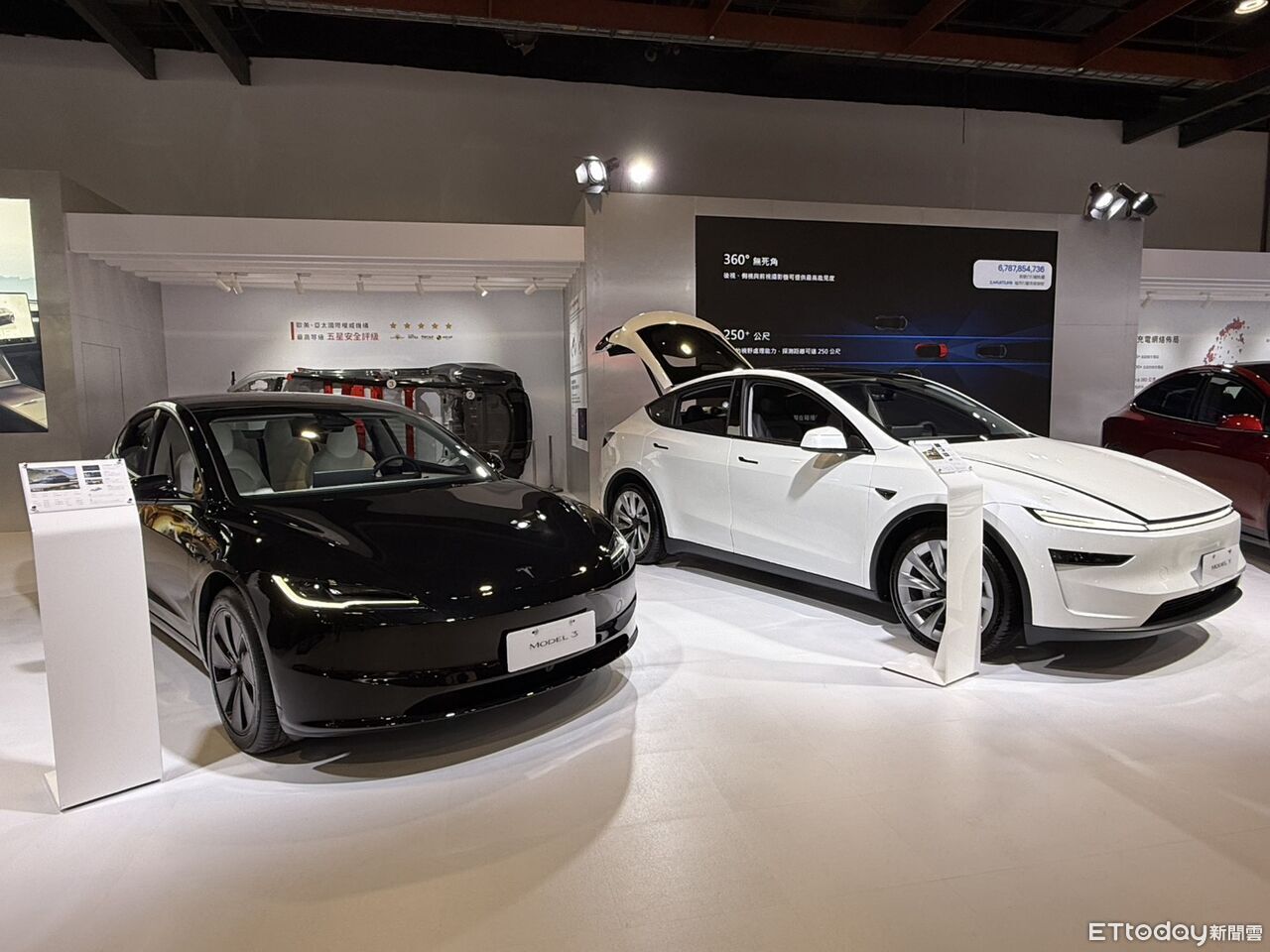 ▲台灣特斯拉推車展現定禮遇！零頭款可購車。（圖／記者徐煜展攝）