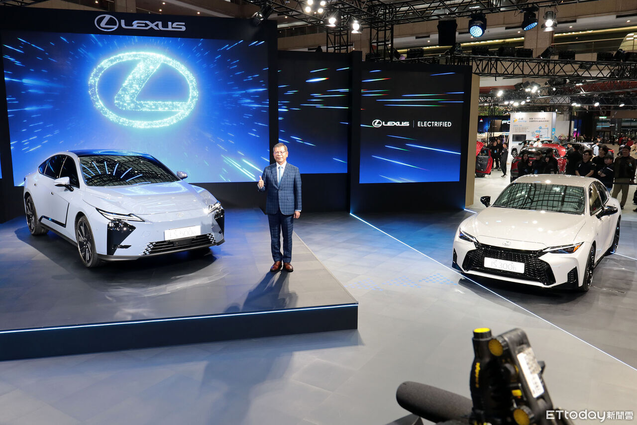 ▲台北車展／Lexus「大改款ES＆小改款IS」雙雄演出！電動概念首登台。（圖／記者張慶輝攝）