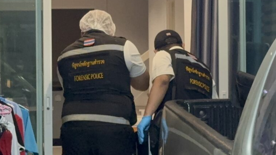 ▲▼警方在屍體旁尋獲一把土製手槍。（圖／翻攝自Khaosod，下同）