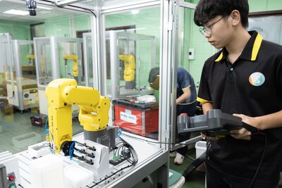 50歲轉職成功!板金男靠職訓考證照 穩定變身自動化工程師