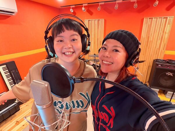 ▲錦雯與張家瑋、程雅晨到綠島跨年。（圖／民視提供）