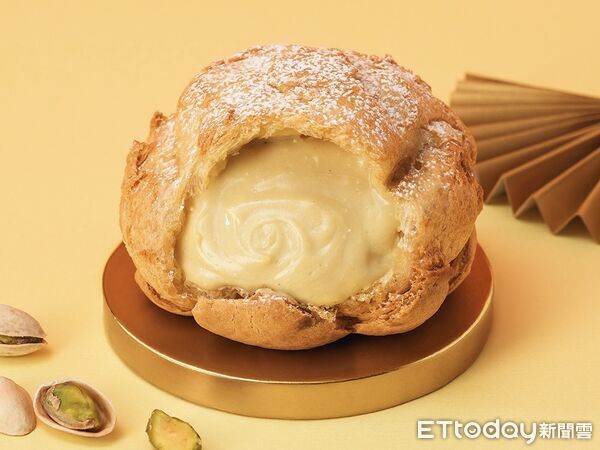 ▲▼beard papa`s1月推出全新限定「藍莓生乳泡芙」、「巧克力派」，以及強勢回歸的「開心果泡芙」，加碼人氣爆棚的「蜂蜜奶油派皮」。（圖／beard papa`s提供）