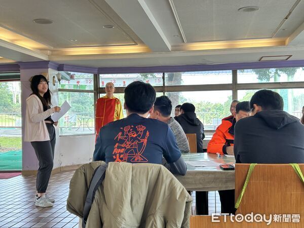 ▲南消七大義消中正中隊於走馬賴農場舉辦2026年新任幹部交接暨共識營，象徵義消精神薪火相傳。（記者林東良翻攝，下同）