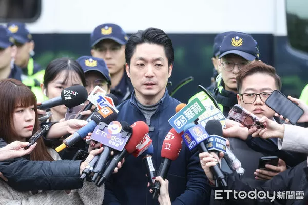 ▲台北市長蔣萬安視察跨年周邊維安。（圖／記者林敬旻攝）