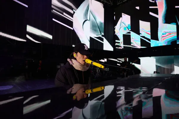 ▲蕭敬騰收拾悲傷心情唱台中跨年。（圖／三立提供）