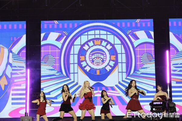 ▲「2026台南好YOUNG」跨年晚會吸引30萬人次湧入永華市政中心西側廣場，創下歷年新高。（記者林東良翻攝，下同）