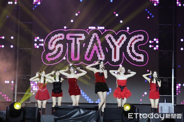 ▲「2026台南好YOUNG」跨年晚會吸引30萬人次湧入永華市政中心西側廣場，創下歷年新高。（記者林東良翻攝，下同）