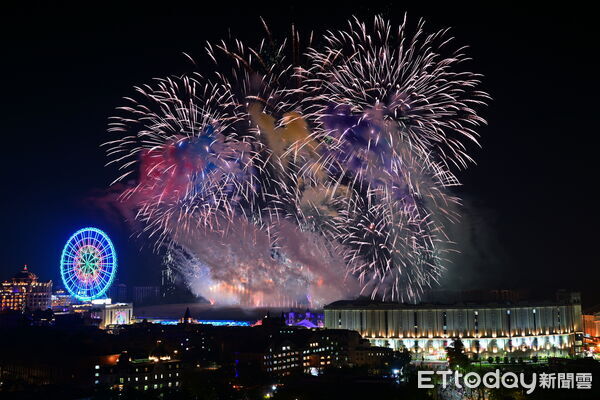 ▲▼義大跨年煙火             。（圖／記者陳宏瑞翻攝）
