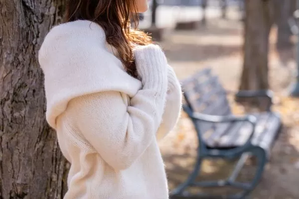 一名學霸女兩度被騙未婚生子，閨密幫找結婚對象竟還嫌棄男方遊戲課金浪費錢。（示意圖，photoAC）