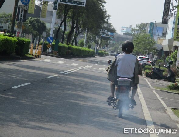 ▲老舊烏賊車嚴重影響空氣品質。（圖／屏東縣政府提供）