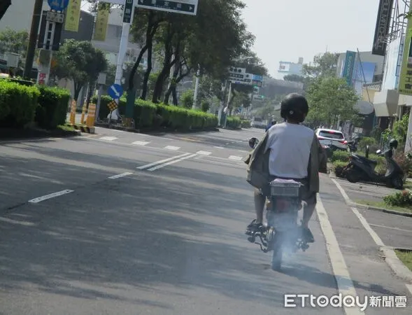 ▲老舊烏賊車嚴重影響空氣品質。（圖／屏東縣政府提供）