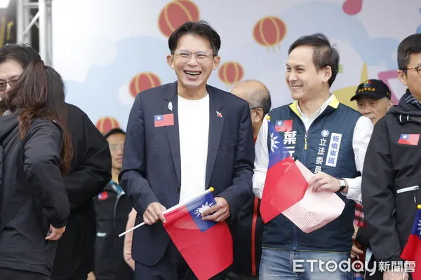 ▲▼新北市115年元旦升旗暨健走活動盛大舉行，新北市長侯友宜率領市府團隊出席，有意角逐2026市長寶座的民眾黨主席黃國昌也到場參與。（圖／記者湯興漢攝）