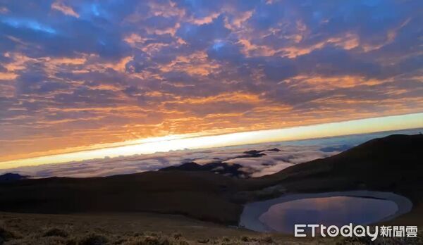 ▲▼南橫嘉明湖第一道曙光。（圖／嘉明湖天馬登山隊提供）