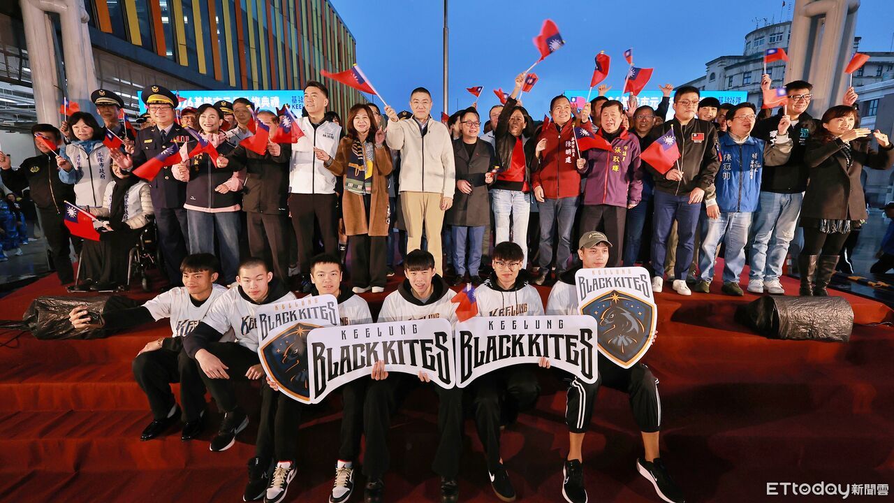 視障音樂家感動獻演 基隆元旦升旗典禮暖迎2026