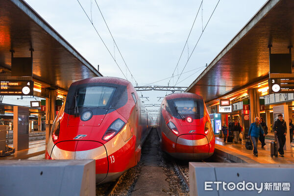 ▲▼威尼斯車站，威尼斯聖露西亞車站，威尼斯聖露西亞火車站，義大利火車，義大利鐵路，義大利交通，義鐵，義大利鐵道。（圖／記者蔡玟君攝）