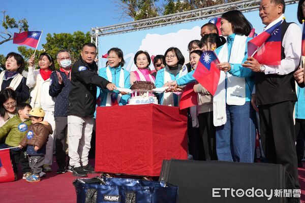 ▲雲林縣2026年元旦升旗典禮首度移師北港，超過2000名民眾清晨齊聚北辰國小迎接新年。（圖／記者游瓊華翻攝）