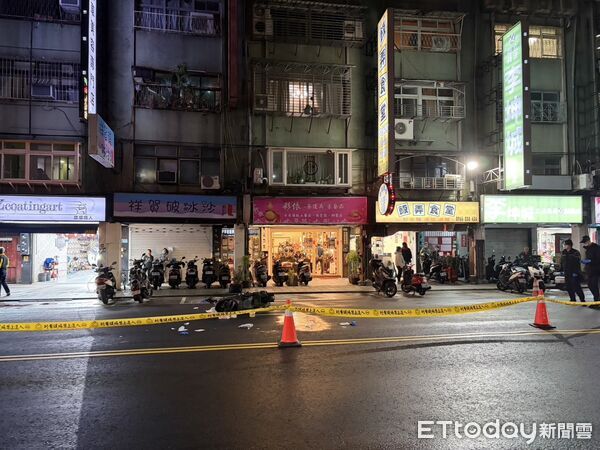 ▲婦人違規穿越馬路，遭雙載的江男撞上，婦人送醫搶救不治。（圖／記者陸運陞翻攝）