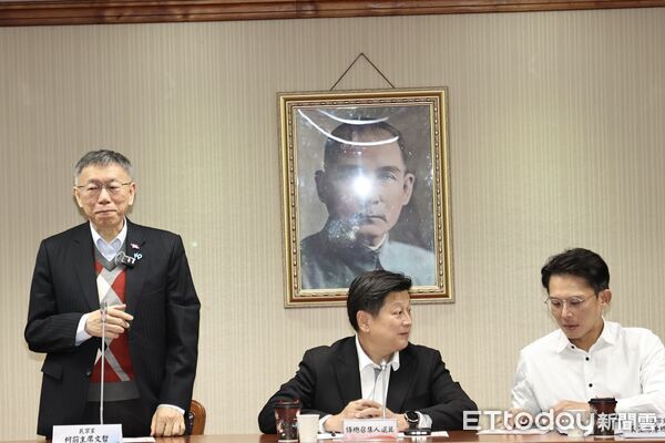 ▲▼ 柯文哲拜會國民黨團    。（圖／記者徐文彬攝）