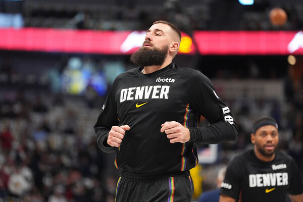 ▲金塊重要禁區替補戰力瓦倫休納斯也因腿傷倒下。（圖／達志影像／美聯社）