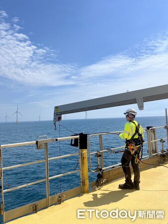 ▲28歲青年Mark透過勞動部雲嘉南分署職訓，成功轉職離岸風電產業，開啟百萬綠領職涯。（記者林東良翻攝，下同）