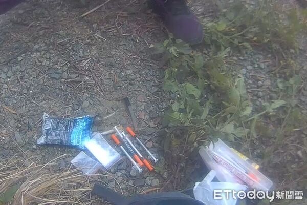 ▲竊嫌山區農舍行竊被地主發現遭制伏，草屯警查獲毒品、強盜送辦。（圖／記者高堂堯翻攝）