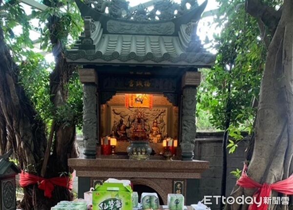 ▲慣竊毒蟲游姓男子竟太歲頭動土，偷竊警大校內土地公廟香油錢。（圖／龜山警分局提供，下同）