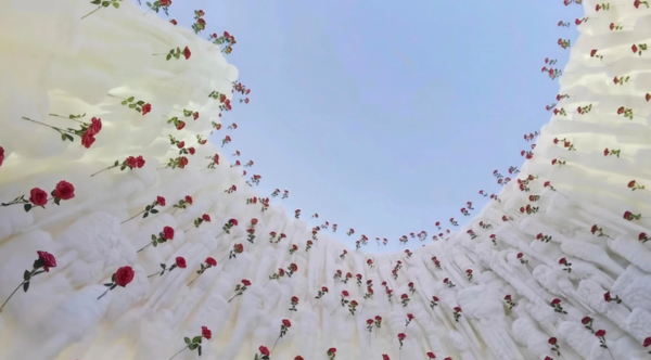 ▲▼哈爾濱冰雪大世界 玫瑰冰瀑。（圖／翻攝自小紅書）