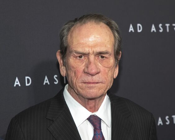 ▲湯米李瓊斯的女兒陳屍飯店。（圖／達志影像／美聯社）