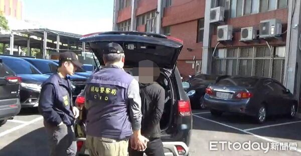 ▲▼鐵路警察逮捕專偷高檔單車的竊賊。（圖／警方提供）