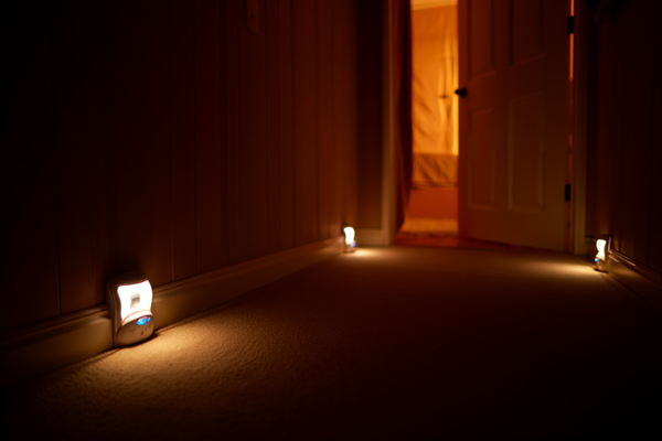 ▲家事達人揭居家五大高齡居家防災措施。（Reve AI協作圖／記者胡至欣製作，經編輯審核）