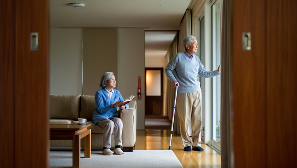 ▲家事達人揭居家五大高齡居家防災措施。（Reve AI協作圖／記者胡至欣製作，經編輯審核）