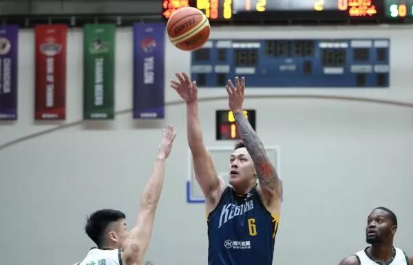 ▲基隆黑鳶周儀翔、胡凱翔。（圖／籃協提供）